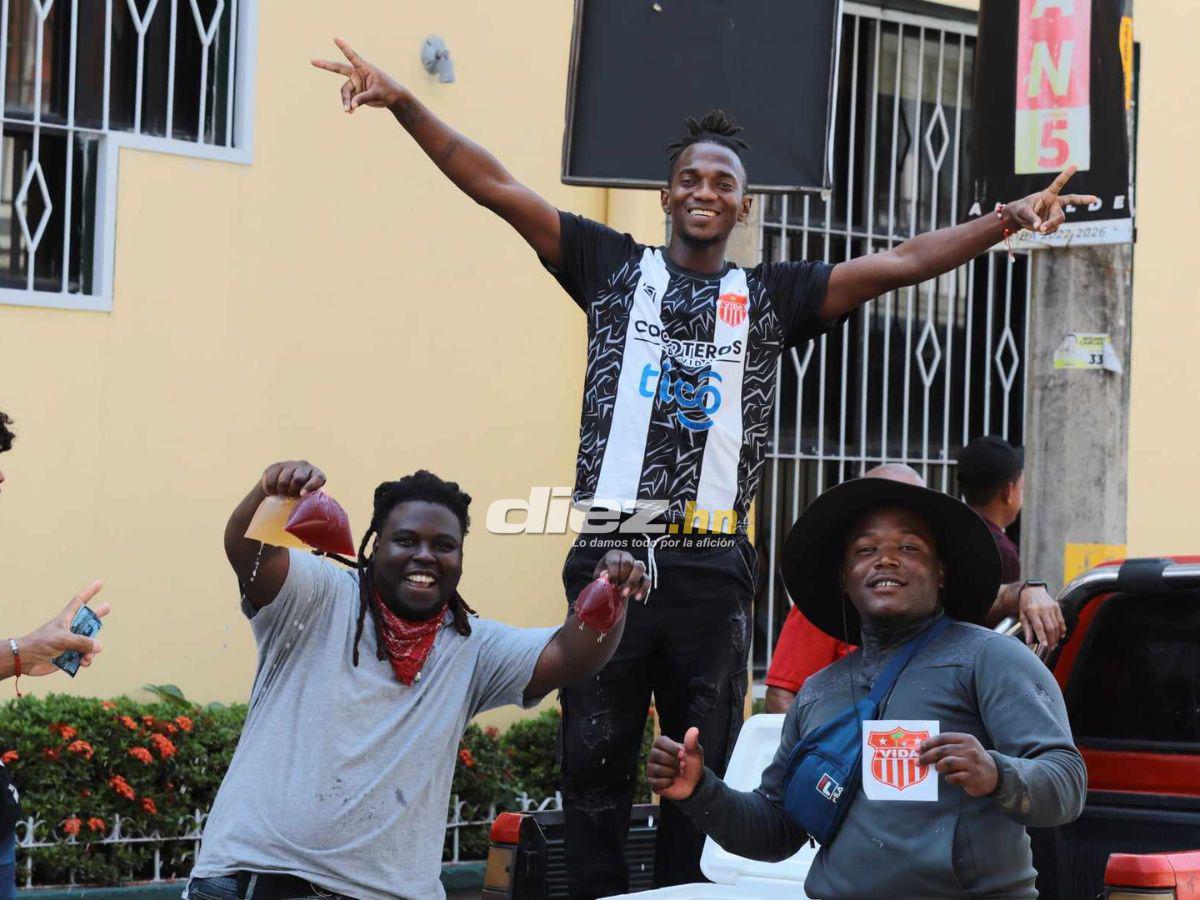 Locura por el Vida, personaje se robó el show y derroche de bellezas previo a la “final” por el no descenso ante Motagua