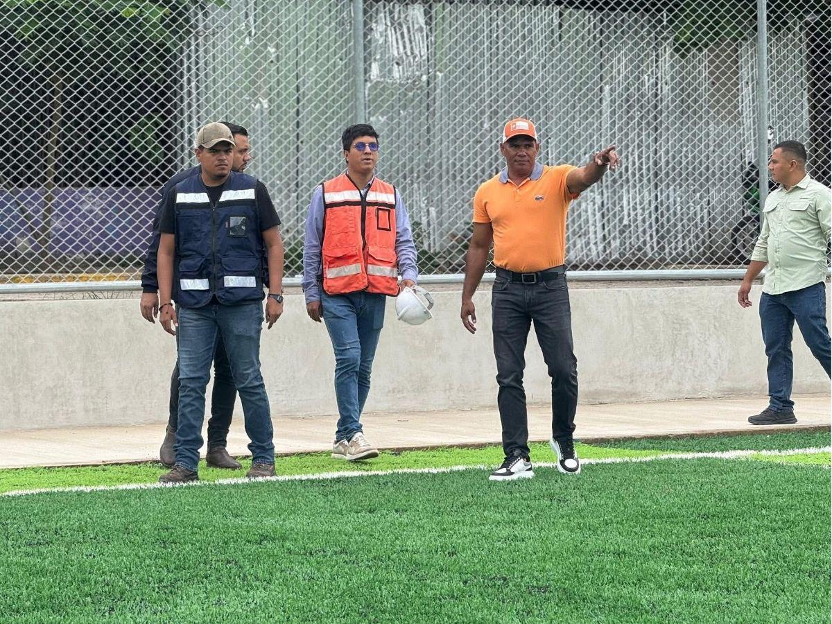 Condepor hace última inspección previo a la inauguración de cancha sintética en Comayagua