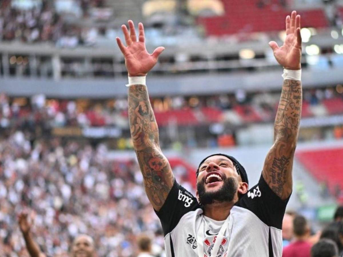 El nuevo '9' que quiere el Barca tras el no de Julián y fichaje en el Real Madrid