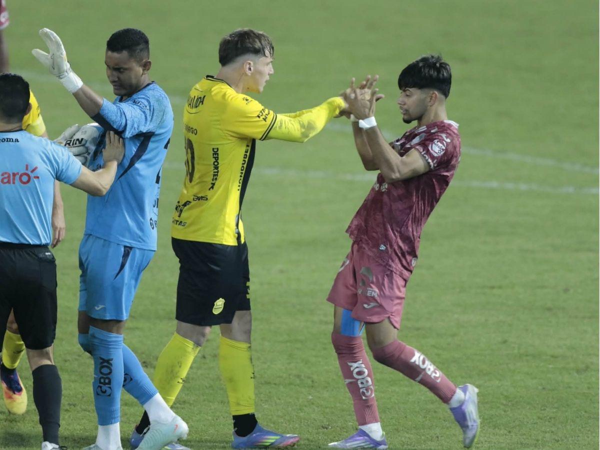 Zafarrancho entre Real España-Motagua, chica del ciclón enamora, argentino sorprende y el frío se apoderó en el Morazán