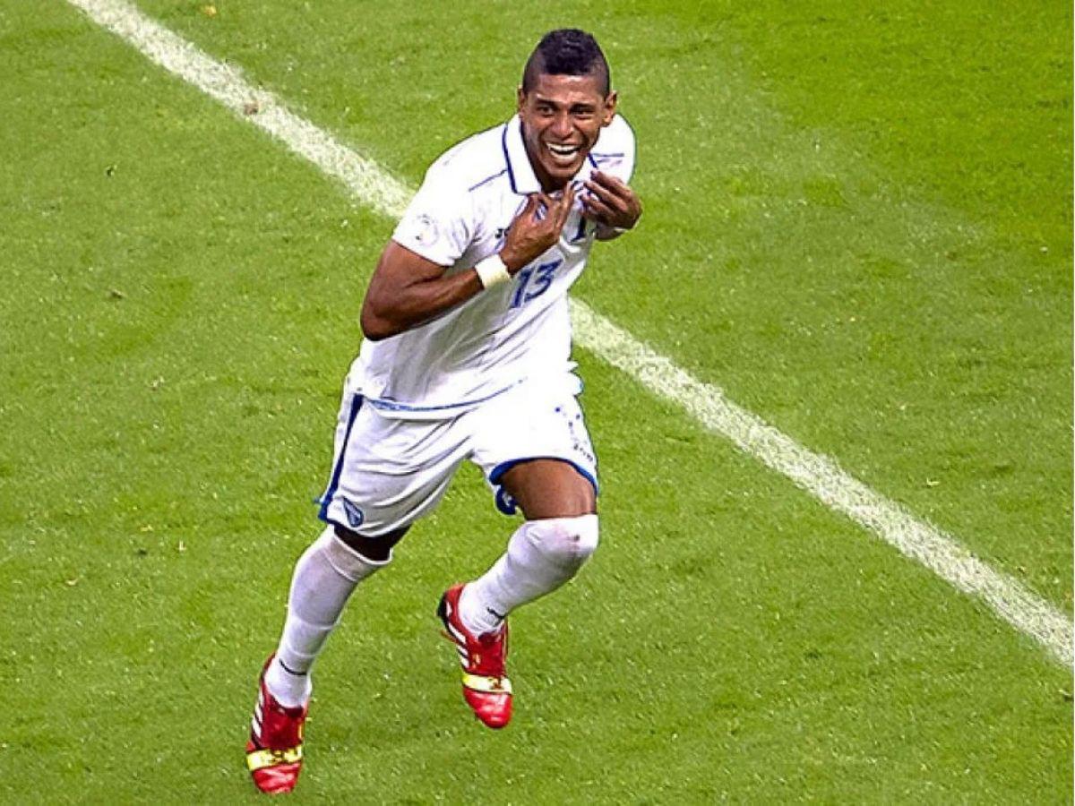 DIEZ polémicas del Honduras-México: coscorrón al Chicharito, beso de Caballero y “ayudín” de Iván Barton