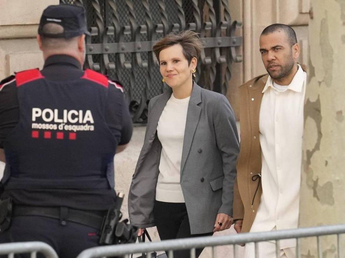 La decisión que Dani Alves tomó con el papá de Neymar luego de quedar en libertad: “Ya lo devolvió”