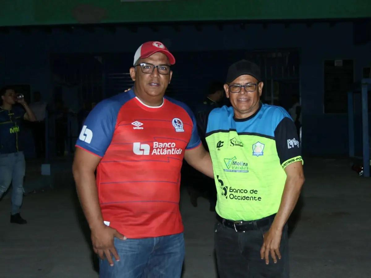 Michaell Chirinos se lleva tremendo beso de otro jugador, el inesperado salvador y homenaje a Orinson Amaya