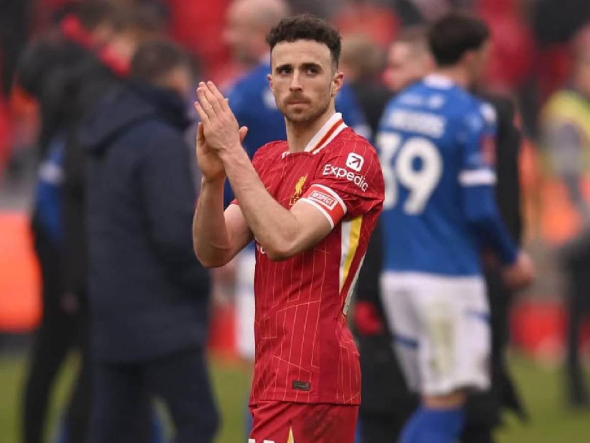 Van Dijk rompe el silencio y revela su verdad sobre la muerte de Diogo Jota un mes después: Es extraño tener que...