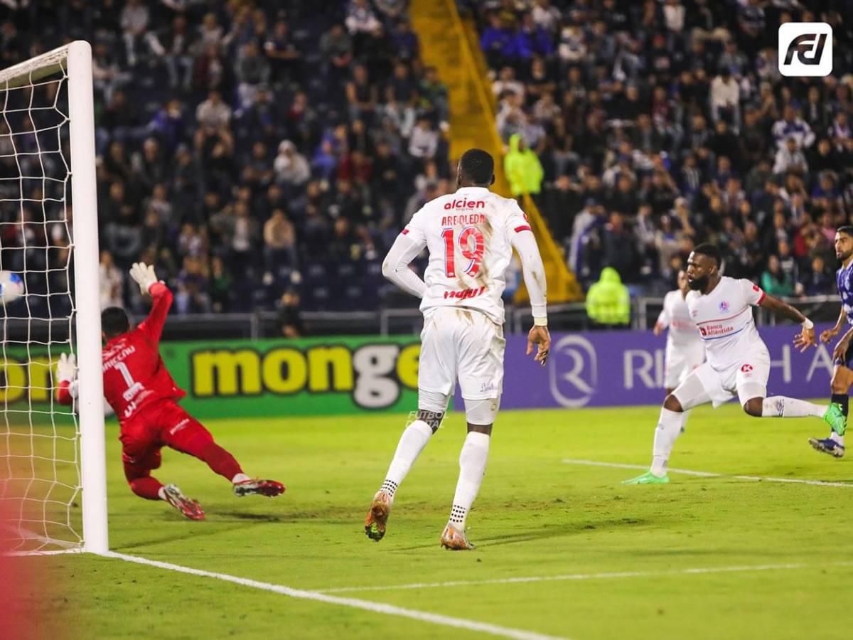 El inflitrado que sorprende a Concacaf, gesto de Elison Rivas y el enfado en la victoria de Olimpia sobre Cartaginés