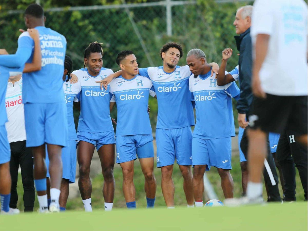 Hermosa bebé le robó el corazón a Alexy Vega y ambientazo en el CAR: Así fue el último entreno de la Selección de Honduras