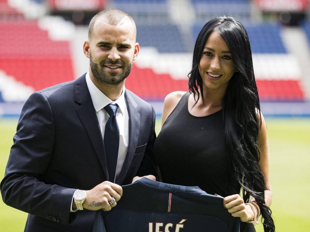 El “sucesor” de Cristiano se fue a un país muy lejano: la nueva vida de Jesé Rodríguez con su bella esposa