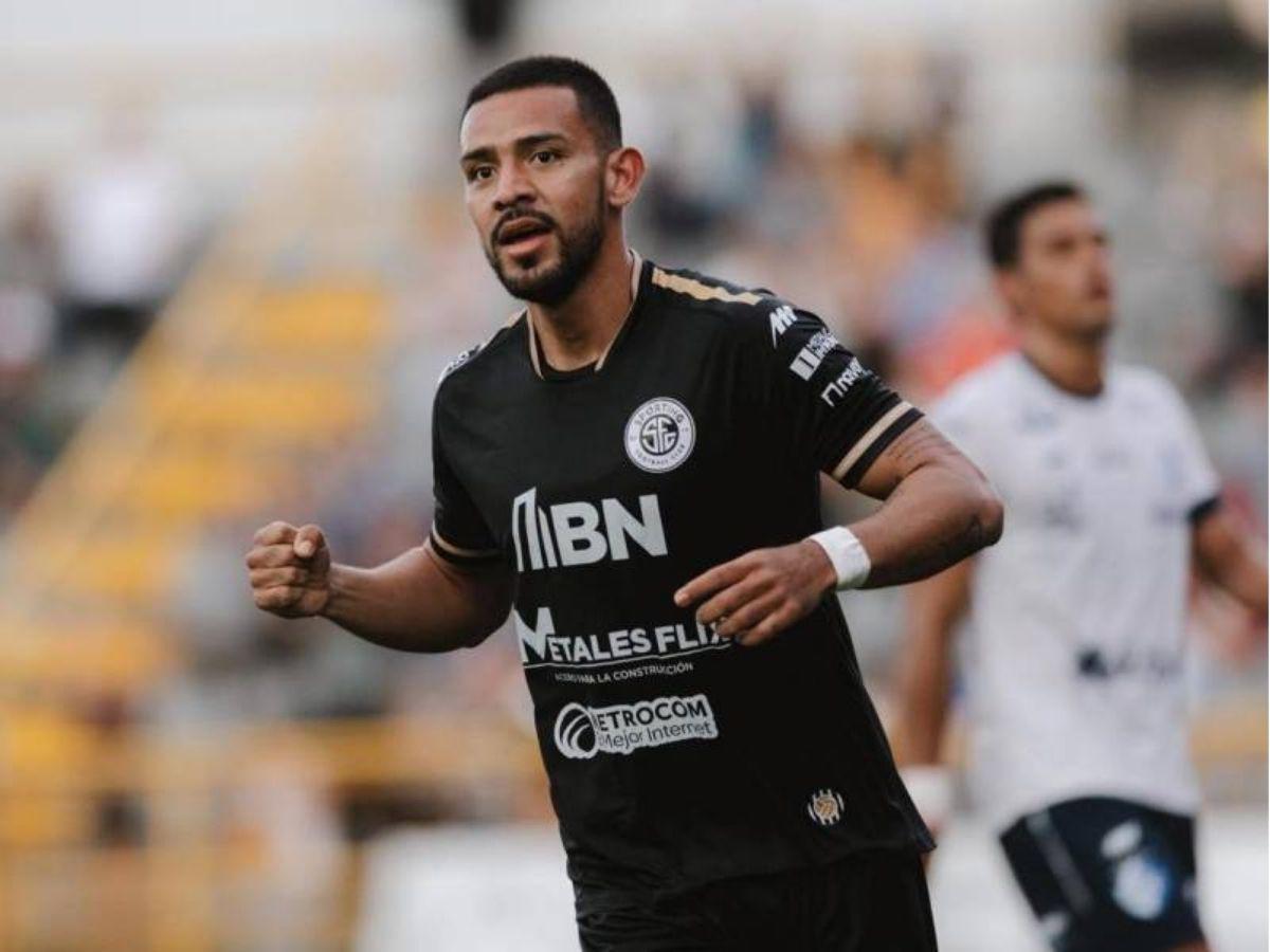 Fichajes de Honduras: Quioto se va, Choco Lozano confirma futuro, Virus Martínez en órbita de tres grandes, ¿y Vargas?