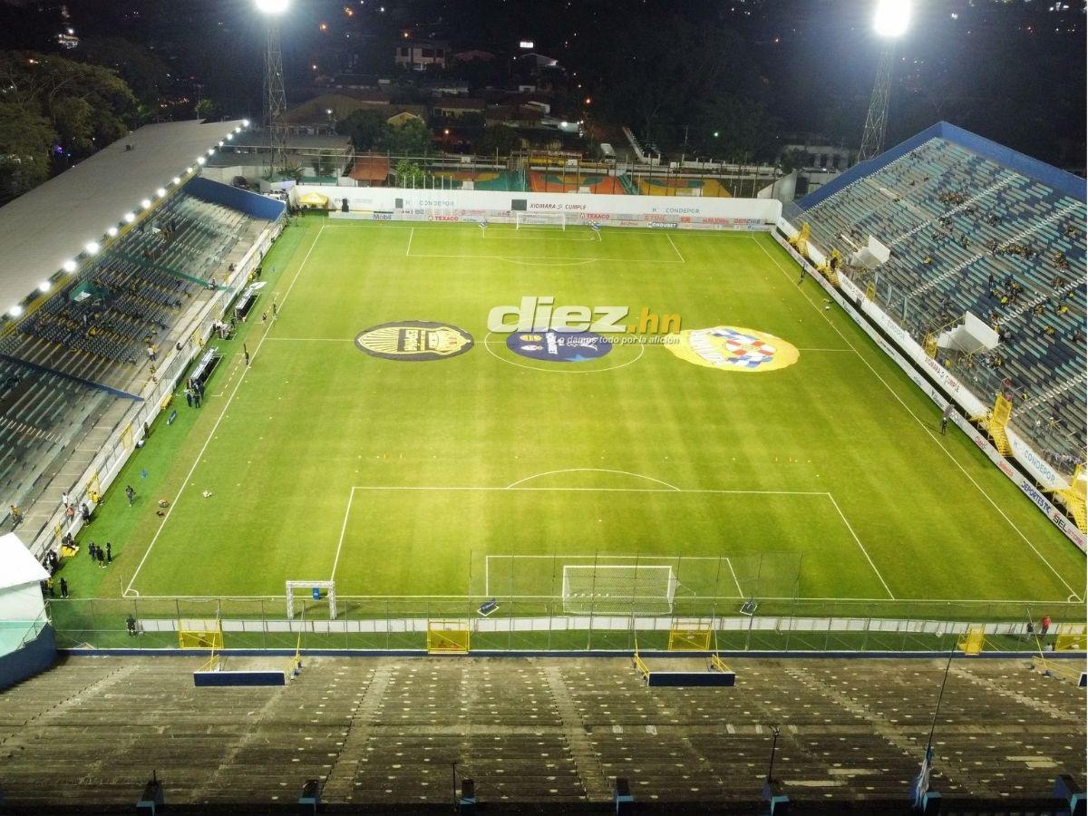 Barra de Real España sacó espectacular manta, chica bella robó suspiros y agarrón de Héctor Vargas con “La Máquina”