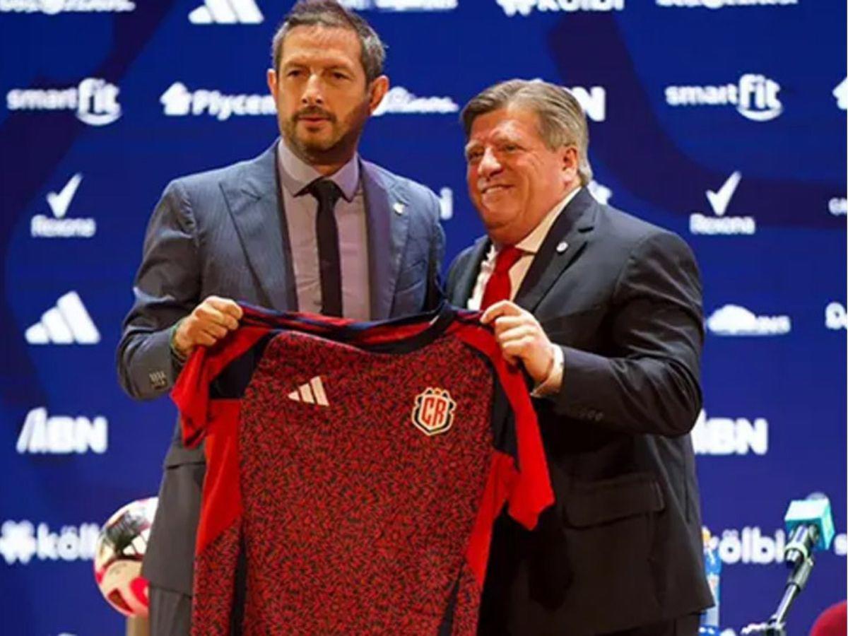 ¿Quién es el mejor pagado en Concacaf? Los salarios de los entrenadores de las selecciones de Centroamérica