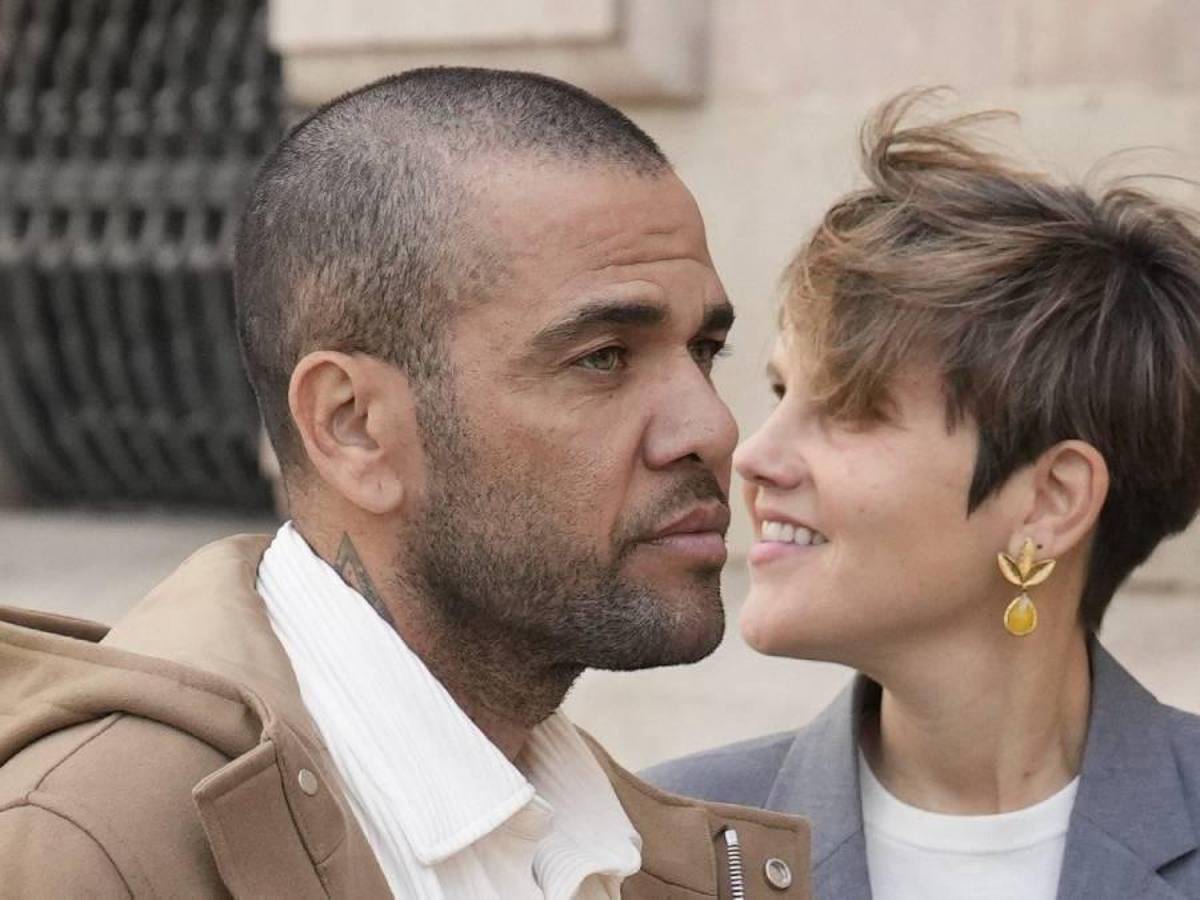 La decisión que Dani Alves tomó con el papá de Neymar luego de quedar en libertad: “Ya lo devolvió”