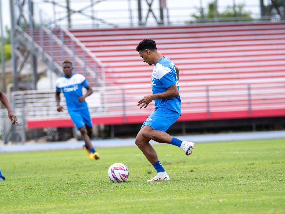 Selección de Honduras hizo el reconocimiento del estadio de Islas Caimán: así luce el pésimo engramillado