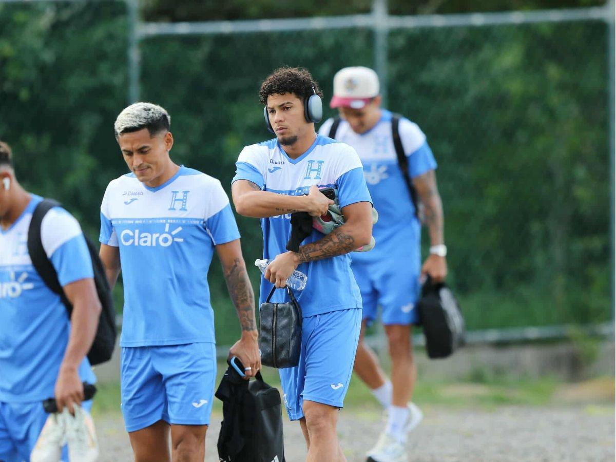 Hermosa bebé le robó el corazón a Alexy Vega y ambientazo en el CAR: Así fue el último entreno de la Selección de Honduras