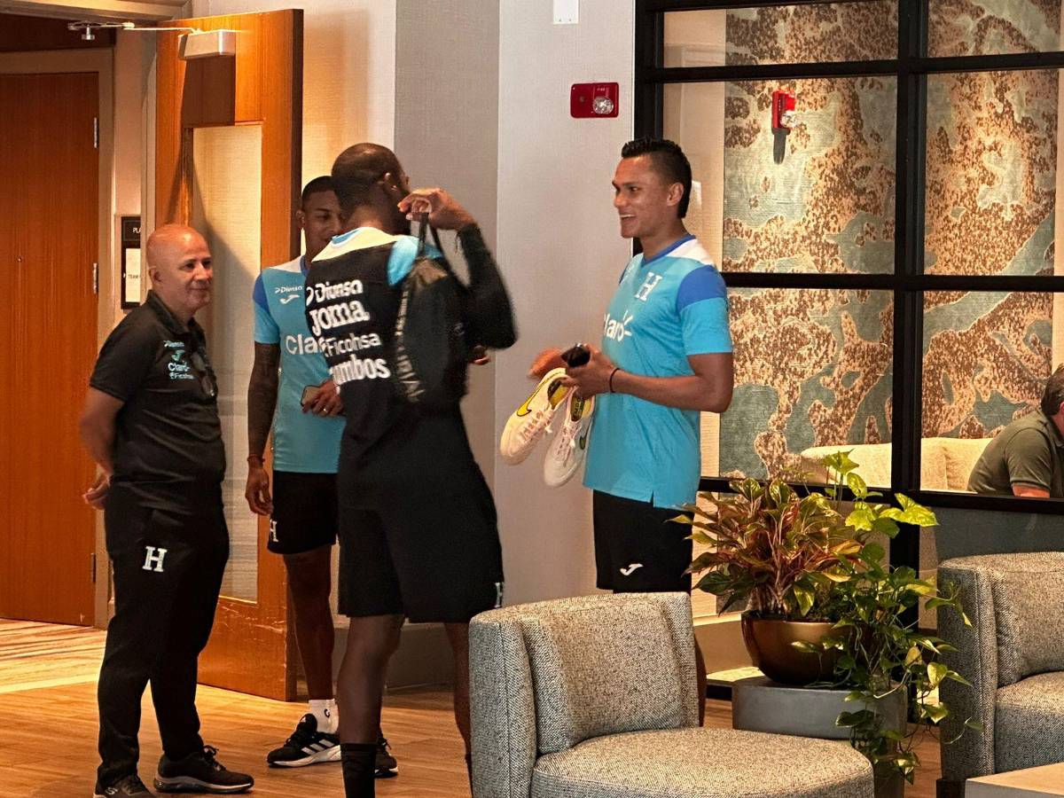 Choco Lozano y David Ruiz, los más buscados por la afición, Luis Palma se sumó a la Selección y hubo visita especial