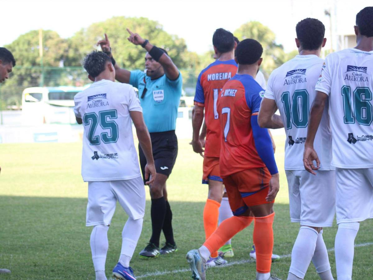 Las dos polémicas del FVS en Puerto Cortés, la 'selfie' del triunfo de Motagua y así de desolado lucía el estadio Nacional
