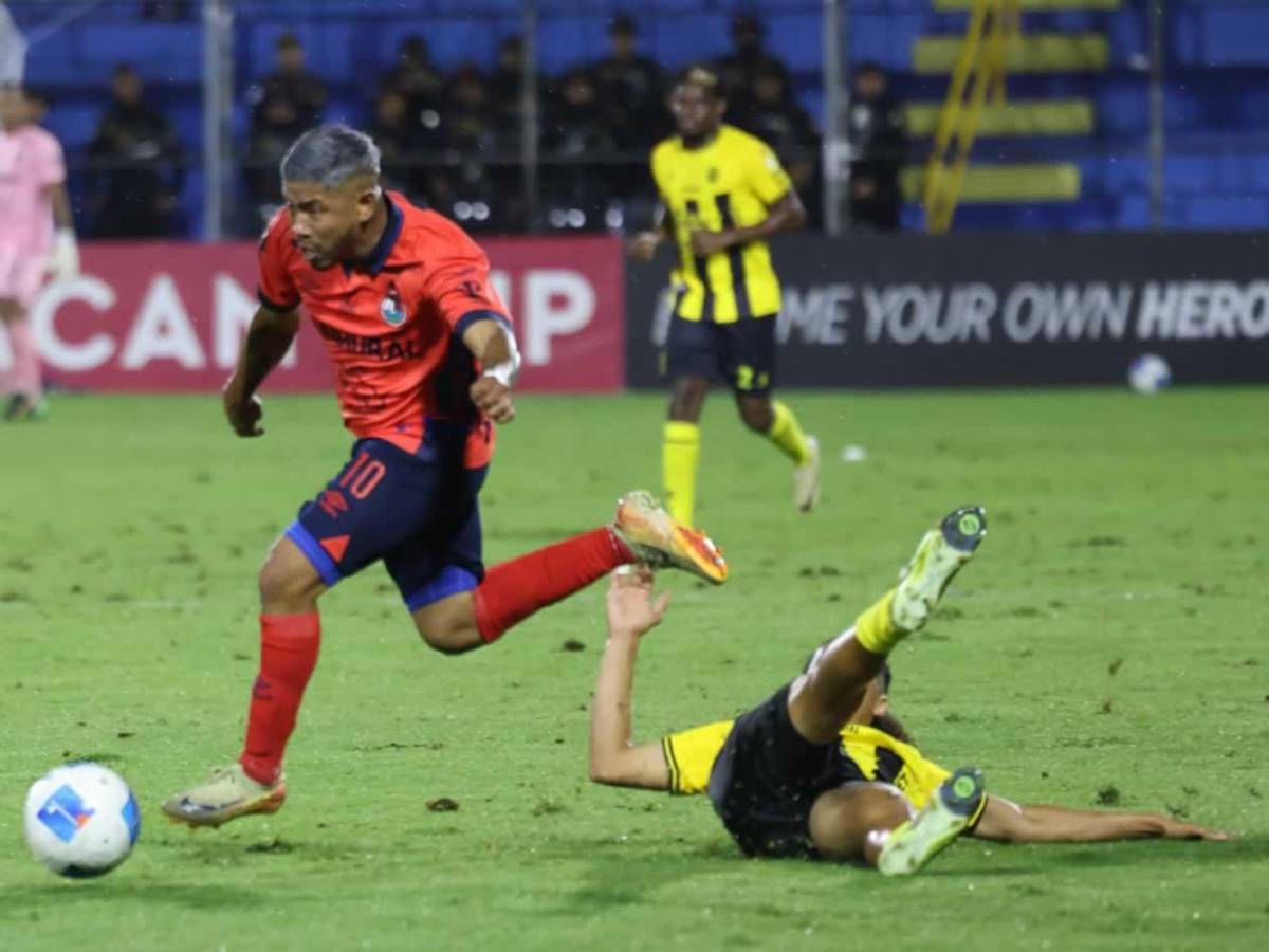 El polémico gesto por el que piden castigo a Jeaustin Campos, bronca de Real España en Guatemala y la decepción