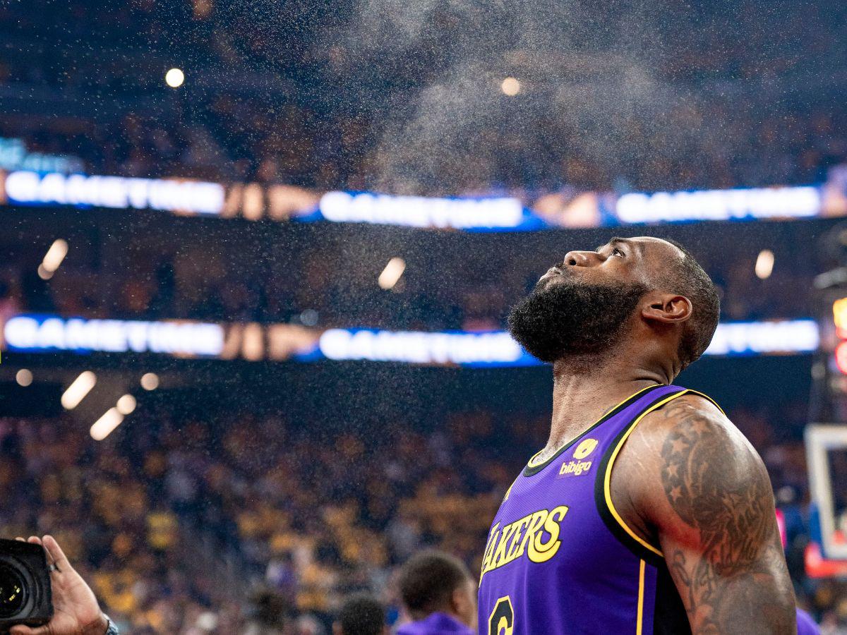 No se vio en TV: jugadores del Barcelona, famosos del cine y los mejores momentos del partido de Warriors ante los Lakers