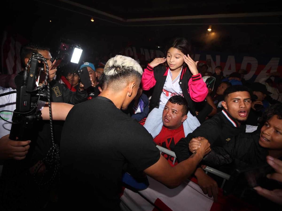 ¡El Penta se acerca! La alegría de Najar y la promesa de Arboleda al Olimpia: así se disfrutó el banderazo de la Ultra Fiel