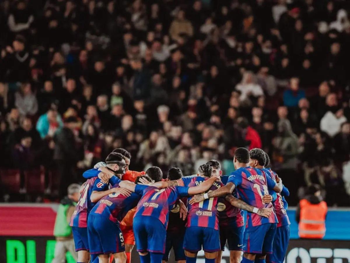 Tiene un salario de 14 millones y Hansi Flick no lo quiere ni ver: Barcelona desea venderlo y ya tiene una propuesta