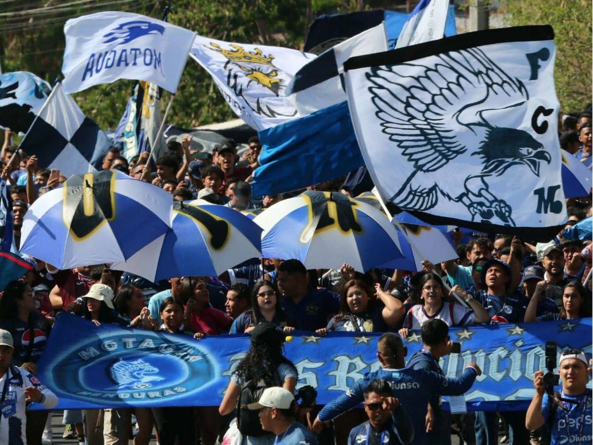 Infierno azul en el Nacional, famosos captados y la fiesta del Motagua en la final
