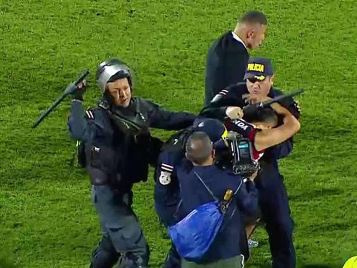 Batalla campal en Costa Rica: Así fue el zafarrancho entre Alajuelense-Herediano en la gran final, ¡golpes y sangre!