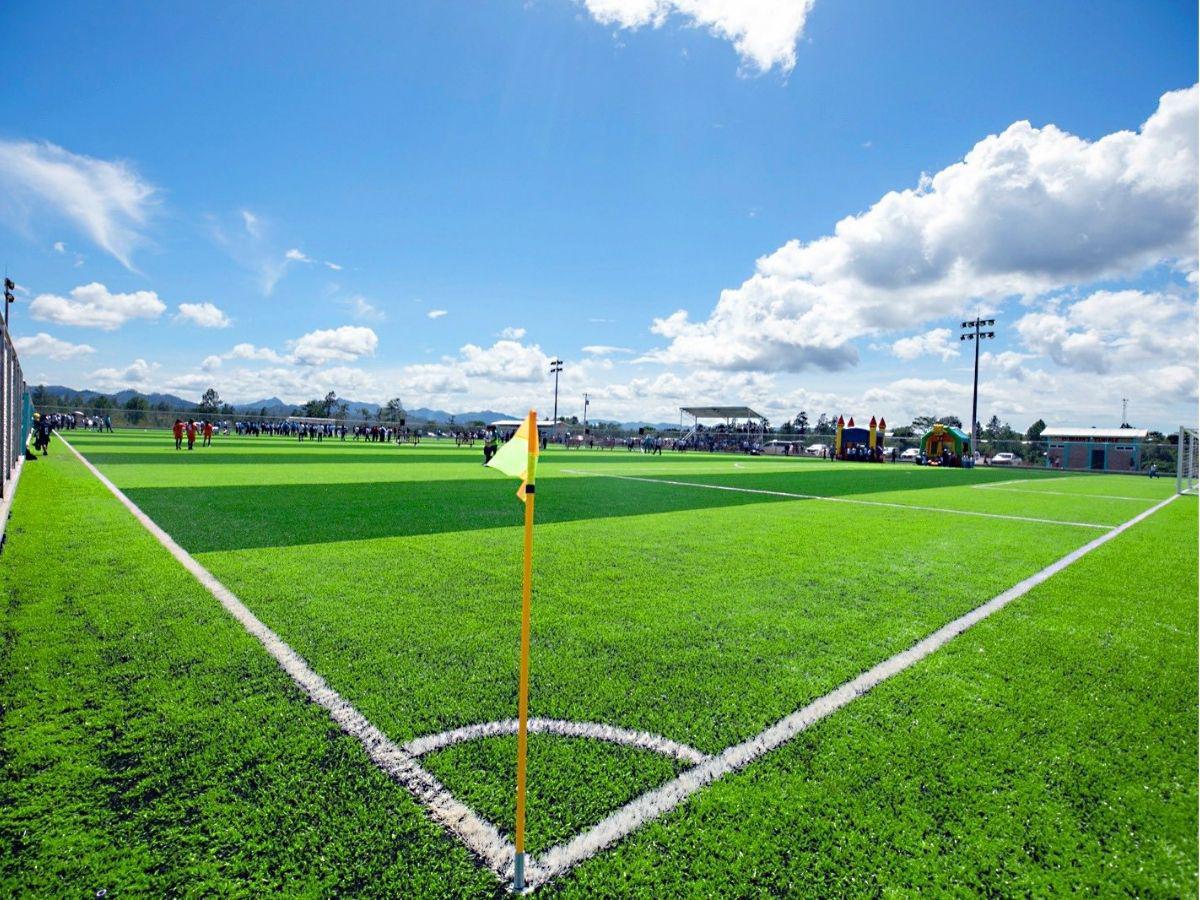 ¡Para 32 mil habitantes! Condepor da el visto bueno para inaugurar moderna cancha en Dulce Nombre de Culmí, Olancho