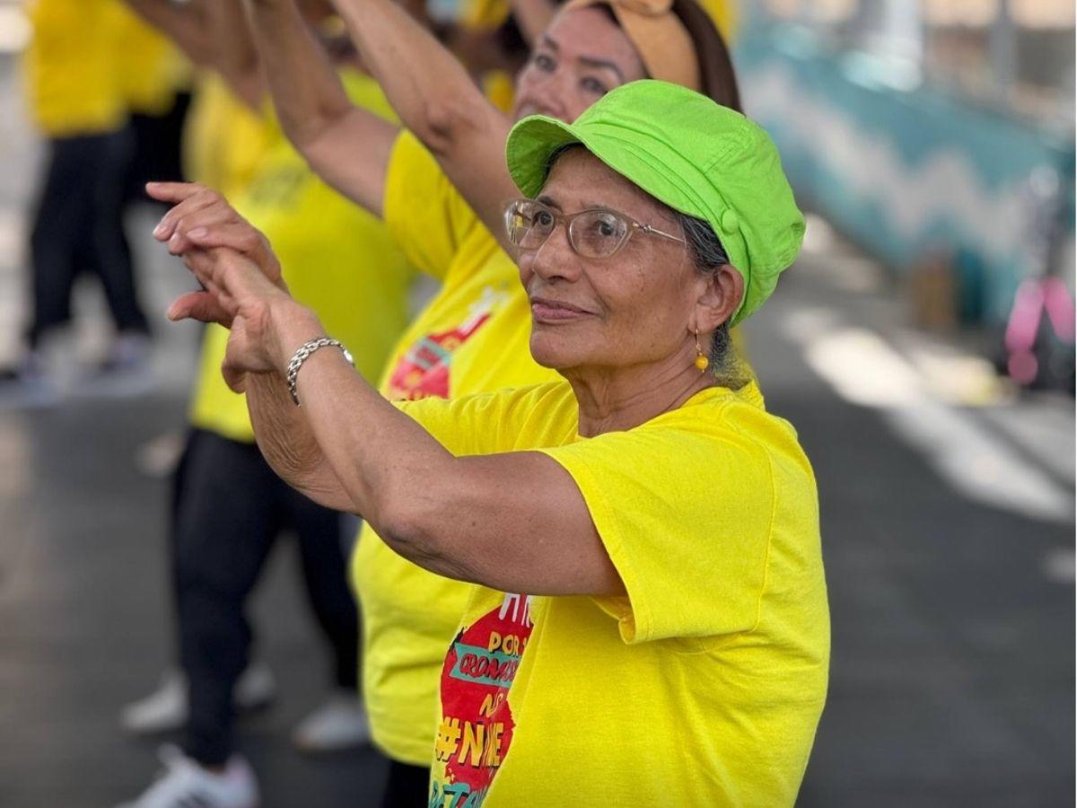 Energía sin límites: jubilados y jóvenes se activan con las clases de Zumba de CONDEPOR