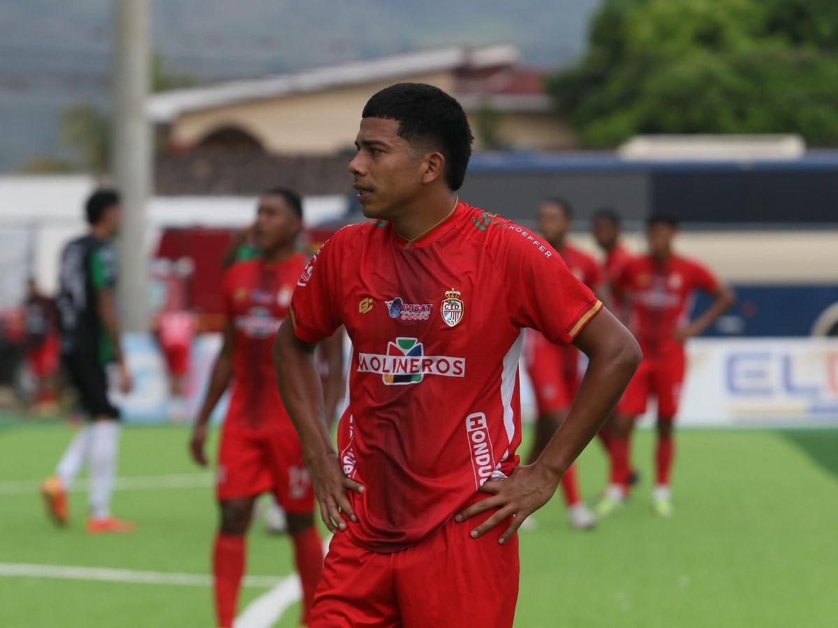 12 jugadores de Real Sociedad que tranquilamente podrían fichar y quedarse jugando con algún equipo de Liga Nacional