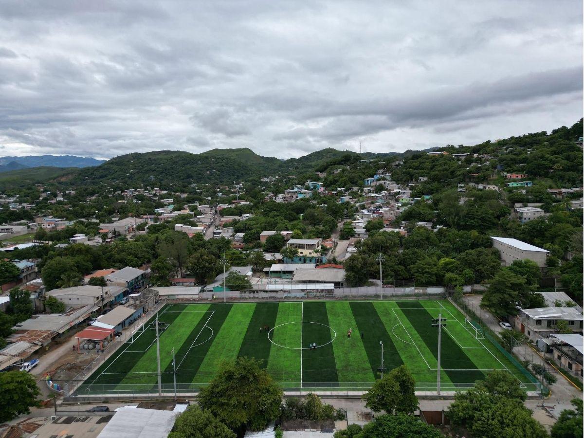 Condepor hace última inspección previo a la inauguración de cancha sintética en Comayagua