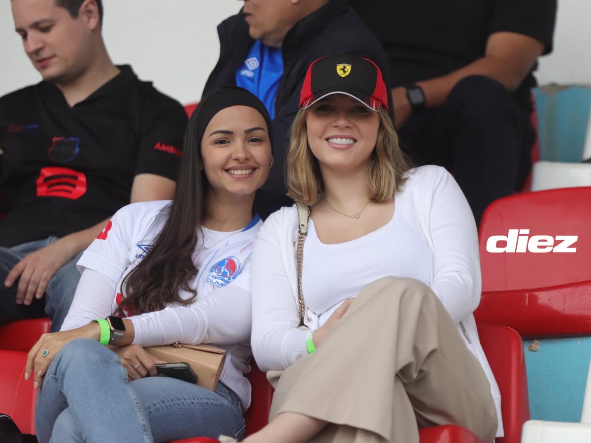 Final Olimpia-Motagua: ¡Ambientazo! Primeros aficionados en el Nacional, fiesta de la Ultra Fiel y bellas chicas