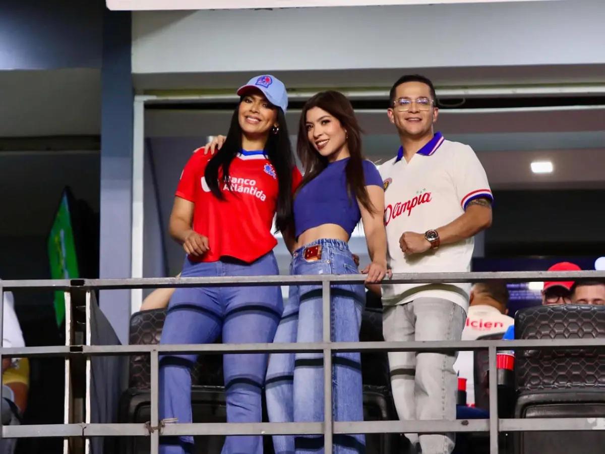 Motivo del enojo de Campos, infiltrado y Laura Meza ¿Con camisa de Olimpia?