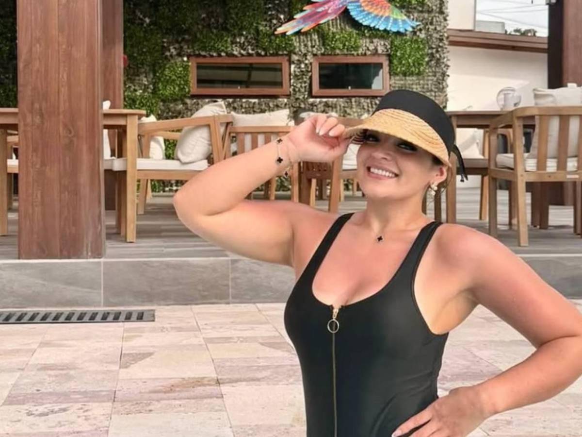 La hermosa esposa de directivo de equipo hondureño deslumbra en redes sociales: así disfruta de sus vacaciones en Roatán