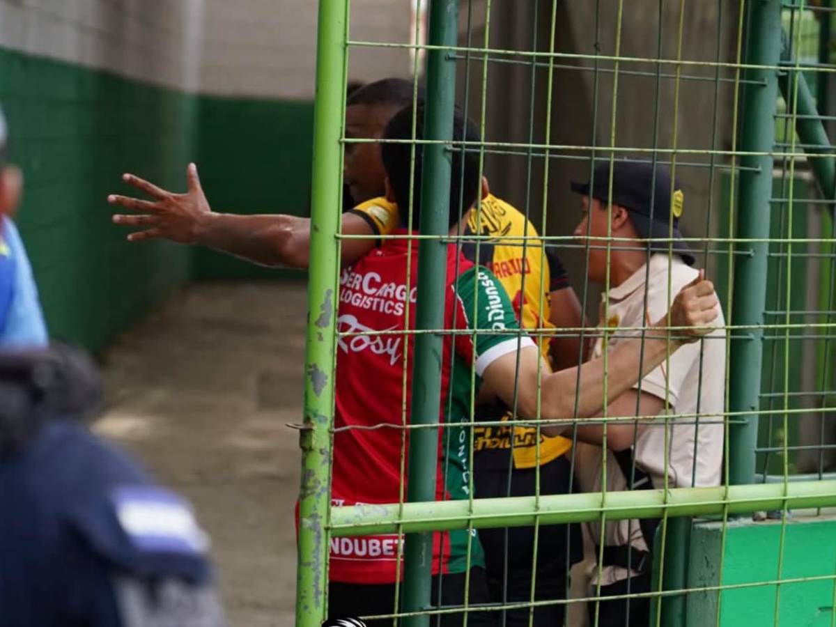 No viste en TV: Jeaustin salió sonriendo; golpes, pelea y el enojo en Marathón