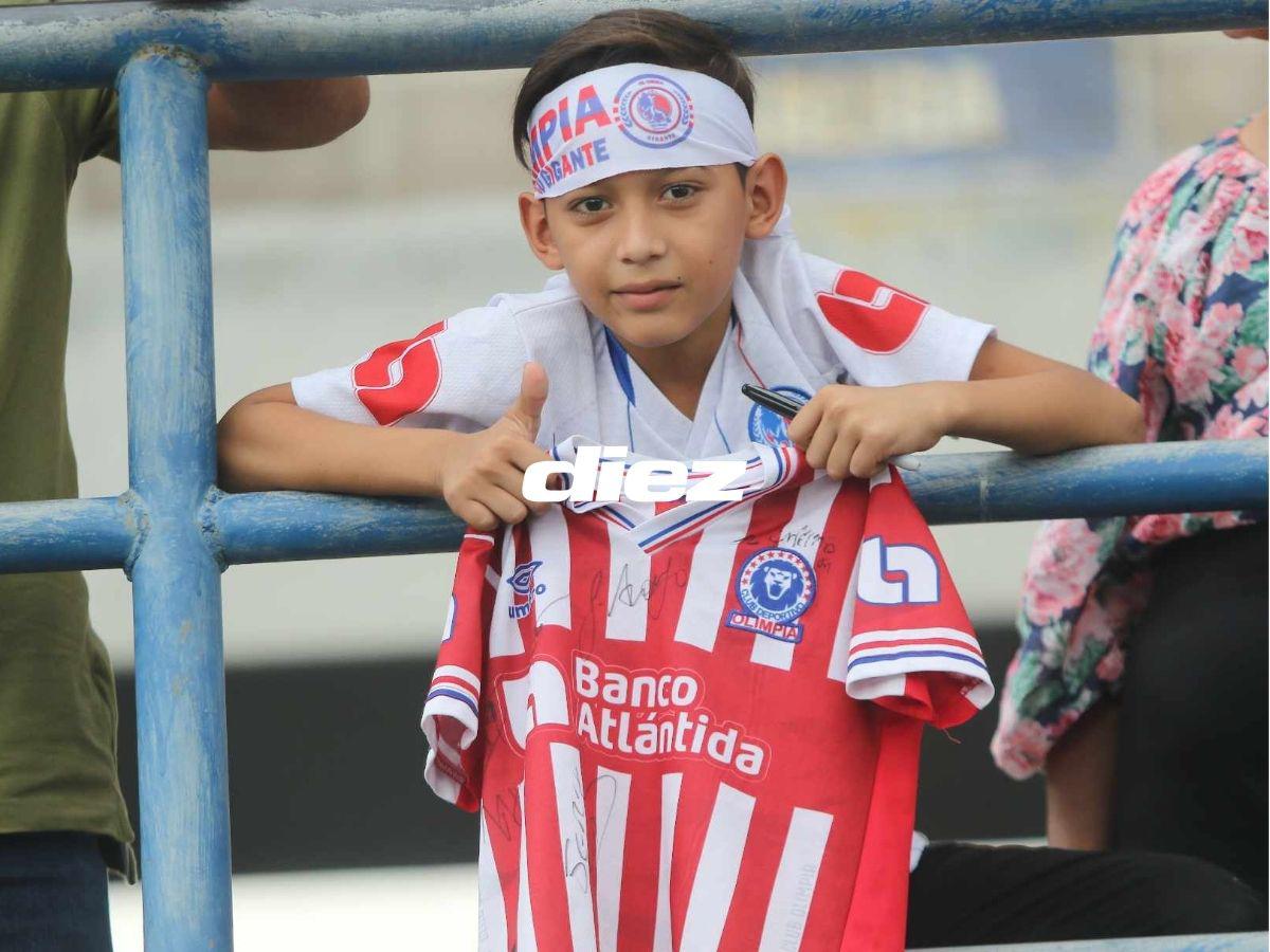 Fiebre por Olimpia en Choluteca, chica robó miradas y los nuevos fichajes del Rey de Copas en su debut en el Clausura