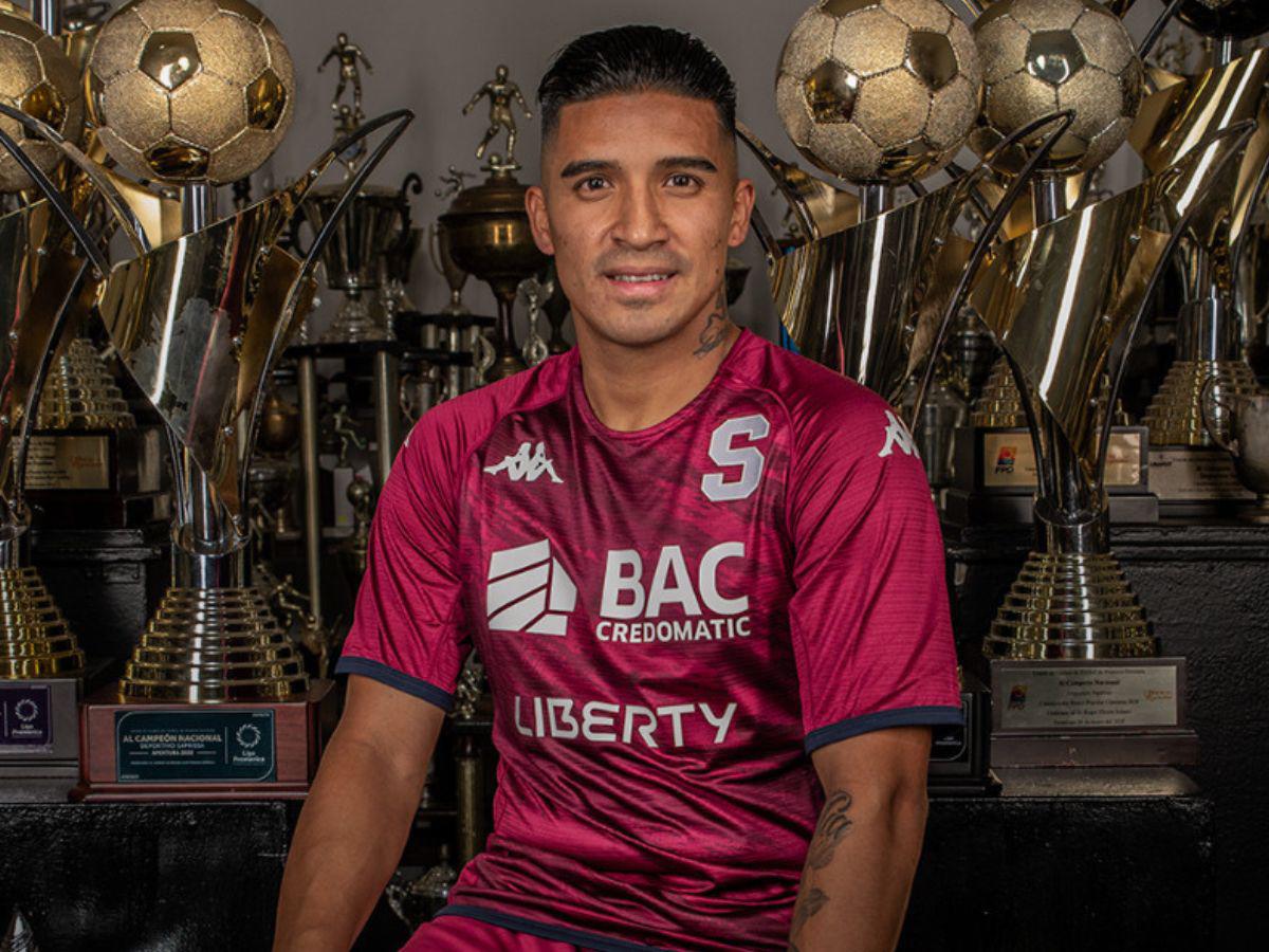 En suspenso: ¿Por qué Michaell Chirinos no ha podido debutar con el Saprissa de Costa Rica?