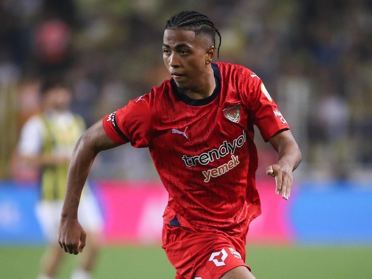 Tragedia familiar, verdadero lugar de nacimiento y su religión, así es la vida de Rigo Rivas, figura de la Selección de Honduras ante Haití