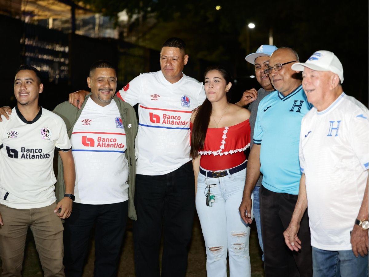 ¡Arde la Eliminatoria! Pancarta picante, jugador de Panamá es bajado por la Interpol; Palma y Arriaga son sorprendidos