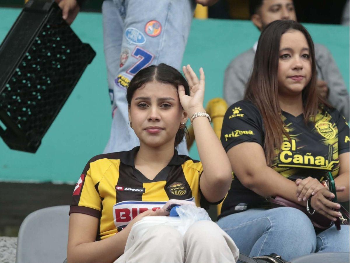 Zafarrancho entre Real España-Motagua, chica del ciclón enamora, argentino sorprende y el frío se apoderó en el Morazán