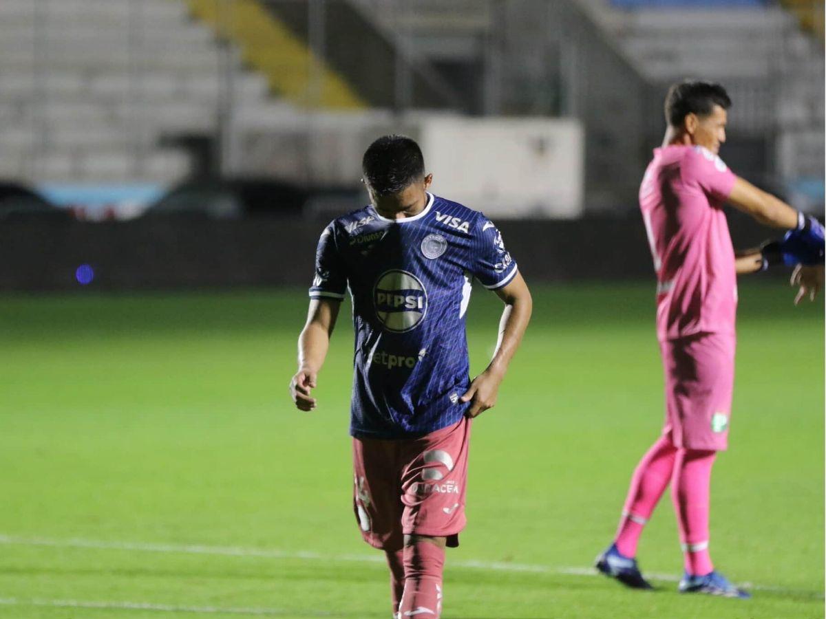 ¡Bochornoso! Las fotos de la tristeza del Motagua tras vergonzosa vapuleada ante Platense y Auzmendi volvió a Honduras