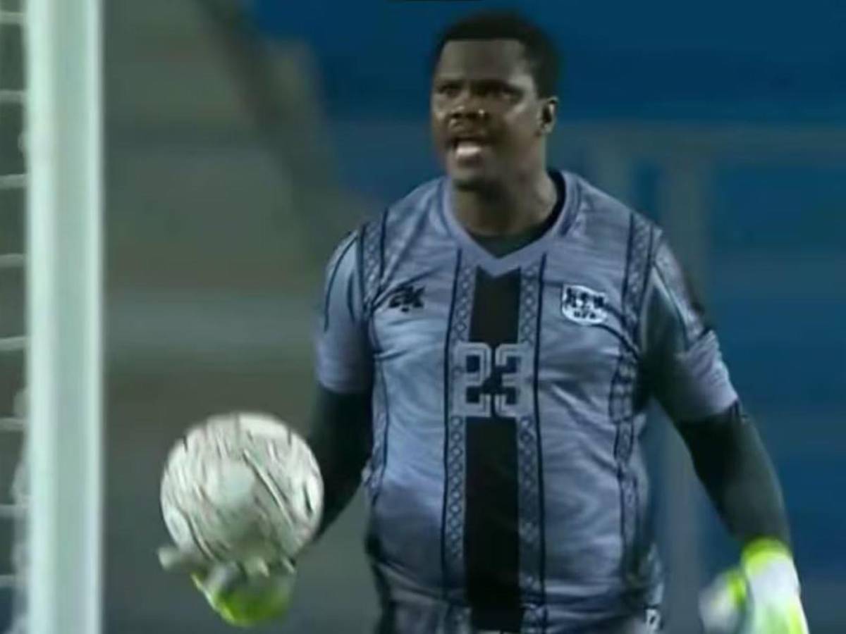 Pesa más de 80 kilos: ¿Quién es el portero que se hizo viral por su físico en la Copa África?