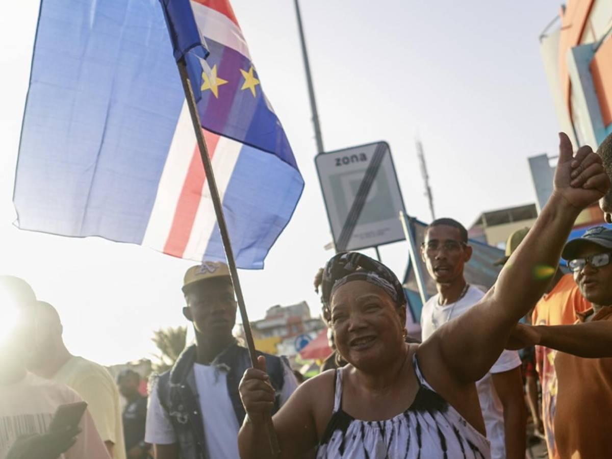 Cabo Verde visitó los mercados y la locura tras clasificar al primer Mundial de su historia: ¡festejaron como el Real Madrid!