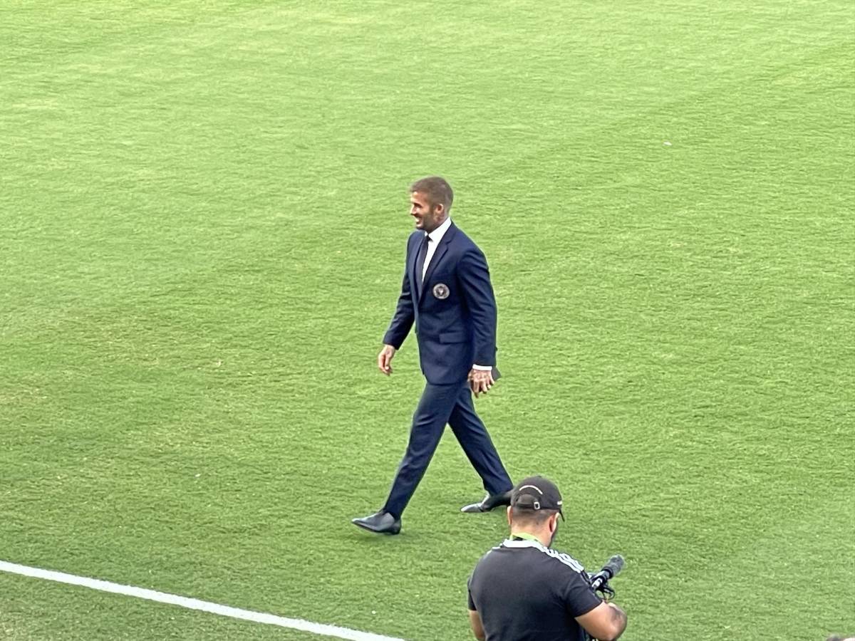 Curiosas banderas de Messi, histórica foto del Inter Miami, invitado especial y las enormes filas previo al debut del “10” en la Leagues Cup