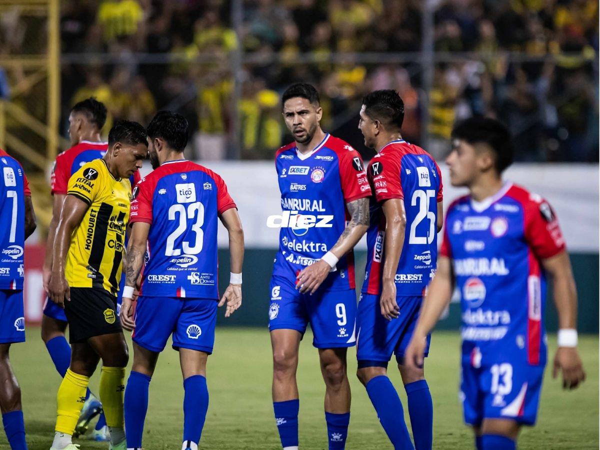 Amargura en Real España, el impresionante tifo, curioso beso que nadie vio y la locura de los hinchas del Xelajú