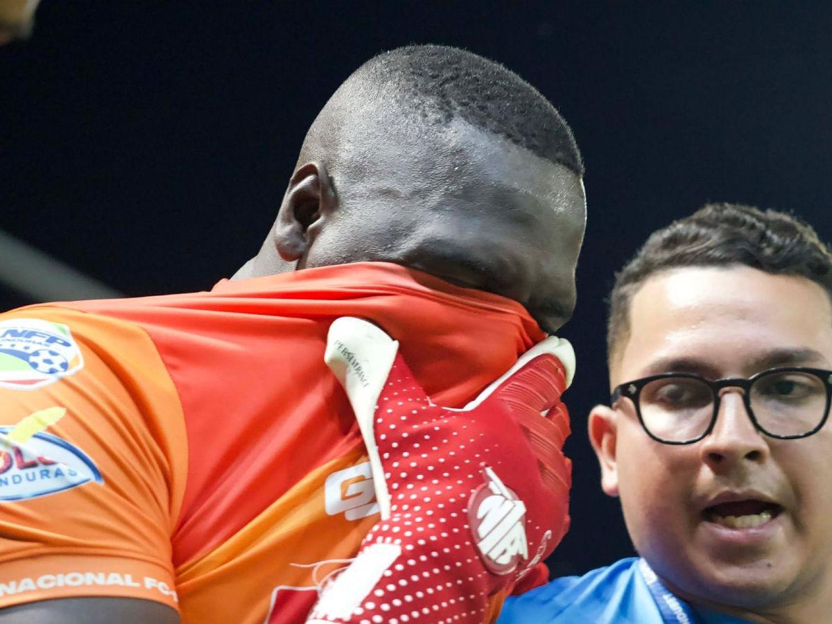 La polémica roja de Armando Castro al Marathón, llanto de futbolista, la mejor atajada del Clausura y tristeza en Marathón