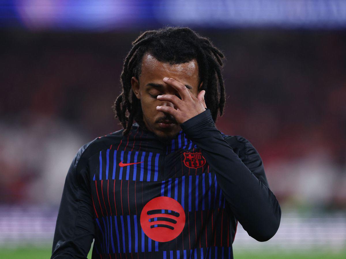 Koundé comenzó como suplente ante el Rayo por llegar tarde a una reunión de Flick.