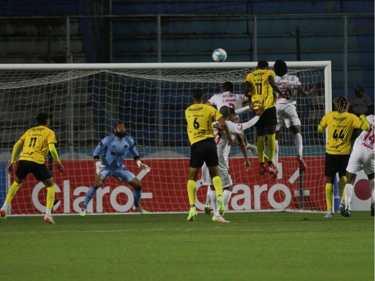 Amargura en Real España tras perder ante Olimpia, los dos lesionados que preocupan en la Máquina y el motivo de las vigas en sol centro