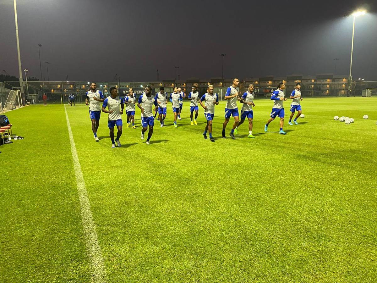 Sobre camellos y vestidos de árabe: las exóticas aventuras de la Selección de Honduras en la lujosa Abu Dabi