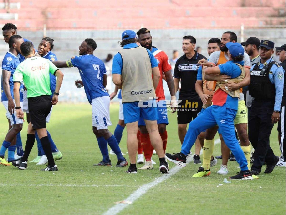 Troglio armó zafarrancho y mostró las ocho copas, la amargura del Olimpia y la fiesta del Victoria en La Ceiba