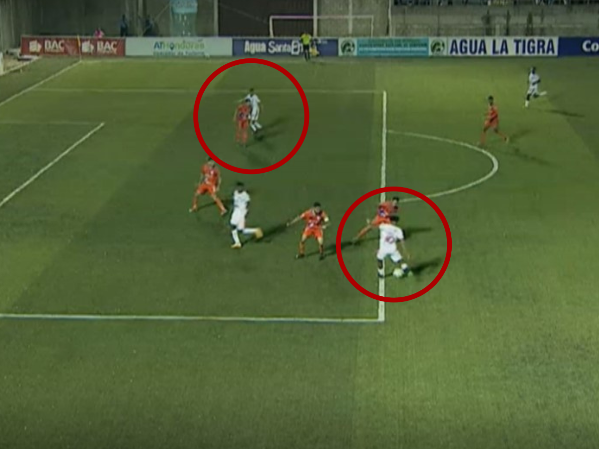 ¡Otro horror arbitral! Vida anotó a través de Juan Ramón Mejía, pero su gol fue anulado en inexistente fuera de juego