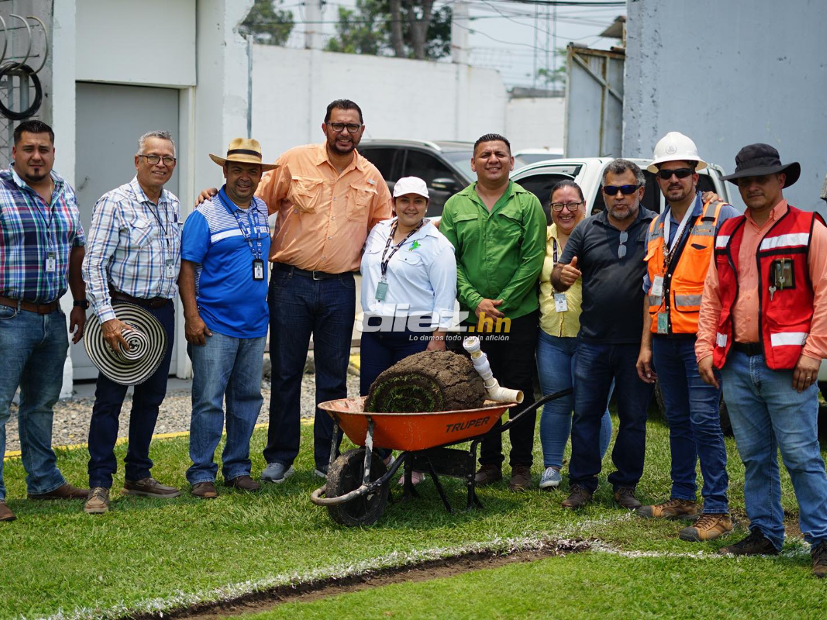Adiós a la pesadilla: El Estadio Morazán se despide de la grama vieja para instalar engramillado de primer mundo
